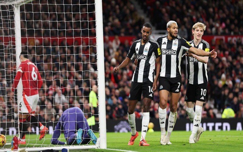 Tổng hợp những bàn thắng đẹp Ngoại hạng Anh trong lịch sử